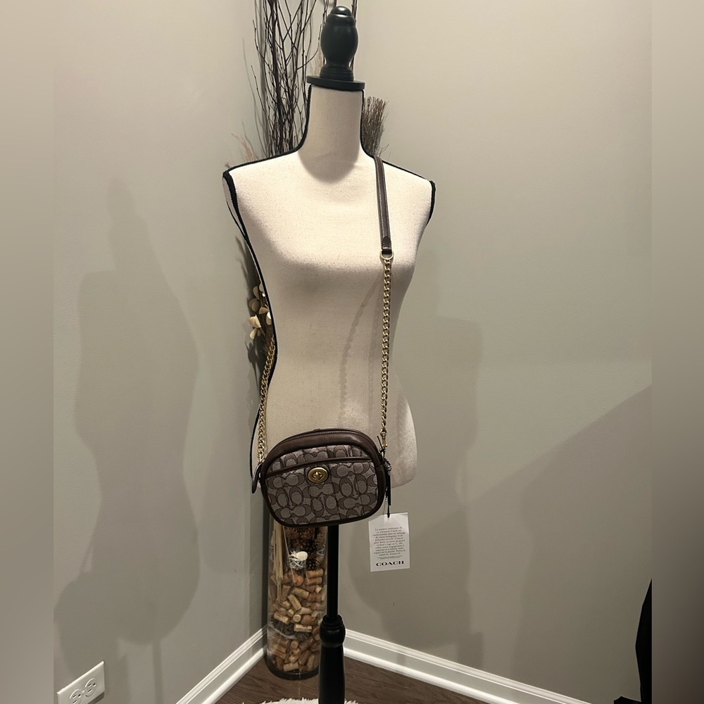 ✨Coach (NWT) Small Camera Bag In Signature Jacquard With Quilting✨ - Picture 5 of 13